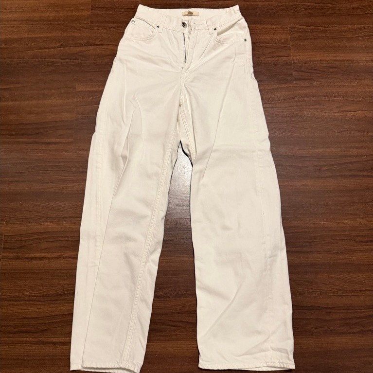 ส่งต่อยีนส์ H&M EUR32 UK4 CN150/60A เอว 24-25