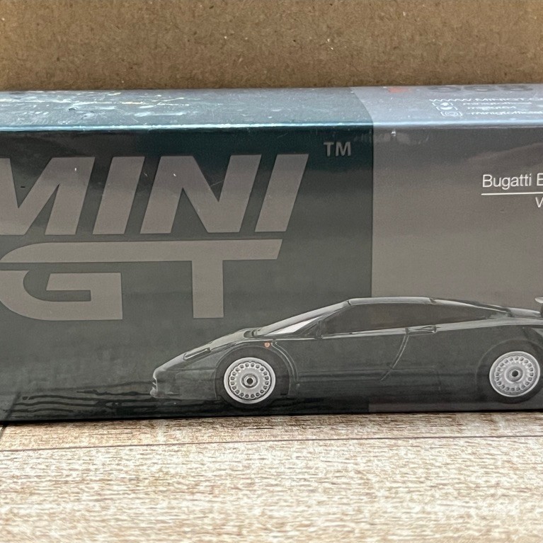 MINI GT No. 968 Bugatti EB110 GT Verde Scuro