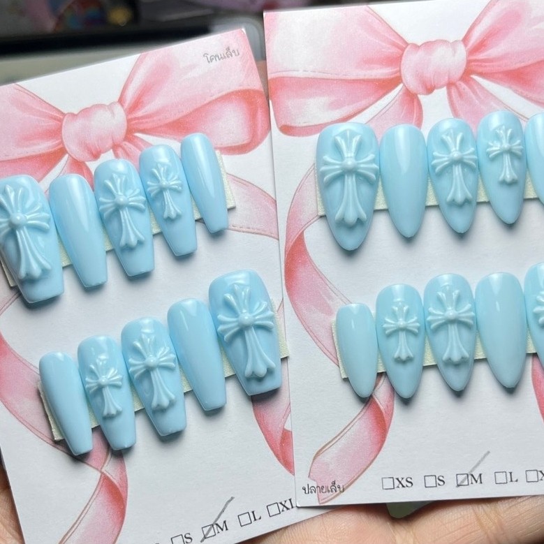 เล็บปลอมสีเจลลายโครมฮาร์ทสีฟ้าเปลี่ยนทรงเล็บได้