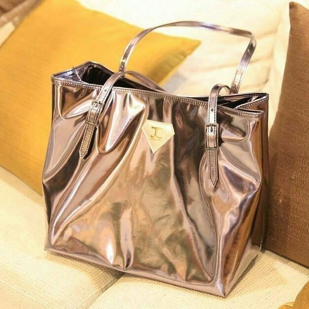 MIDNIGHT tote bag (3colors) ปรับทรงได้ 2 แบบ (สั่งสลักชื่อได้เฉพาะสีนิกเกิ้ล+200.-นะคะ)