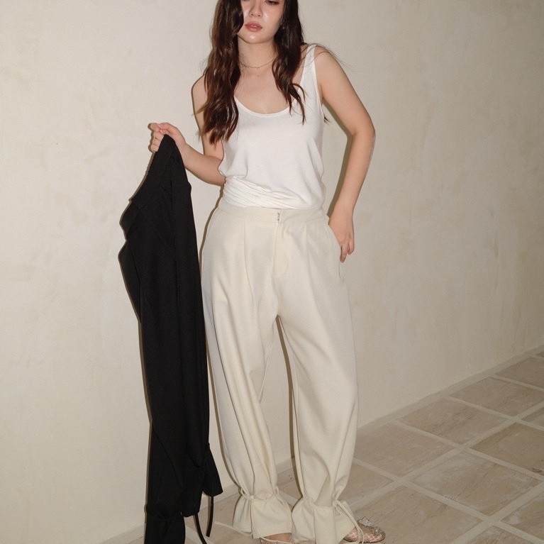 urban apparels | tie-hem trousers กางเกงทรงจินนี่ดีเทลผูกปลายขาเอวสม็อคด้านหลัง ดู formal ใส่สบาย