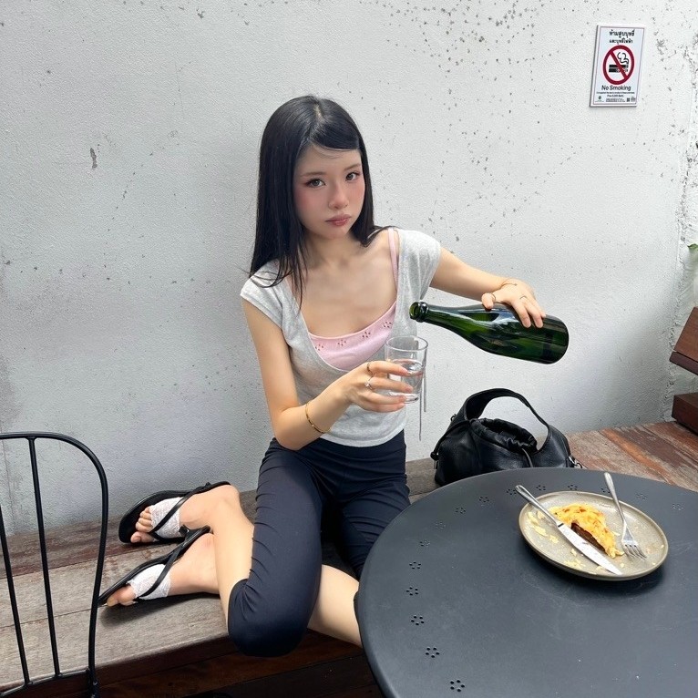 Orangebaskets áo lớp hai tầng model Floral Layer Top