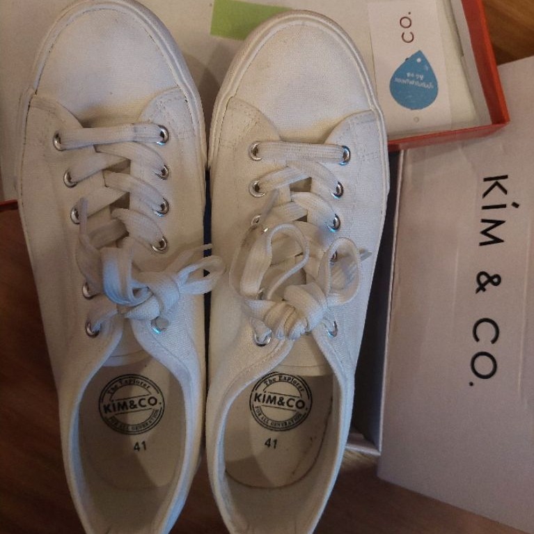 รองเท้ามือสอง รองเท้าผ้าใบกันน้ำ Kim&Co. โดนน้ำแล้วจะสะท้อนหยดออกจากรองเท้า ไซส์ 41 (26 cm.)