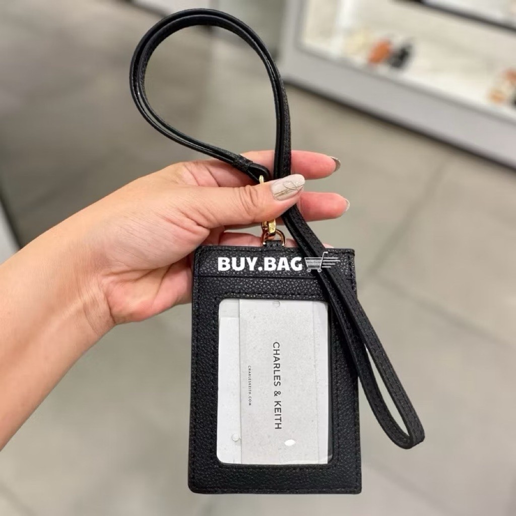 CHARLES & KEITH ( ใช้โค้ดลด30% ) Side Zip Card Holder - CK6-50701292-1 สายห้อยบัตรพนักงาน ของแท้จากช็อป100%