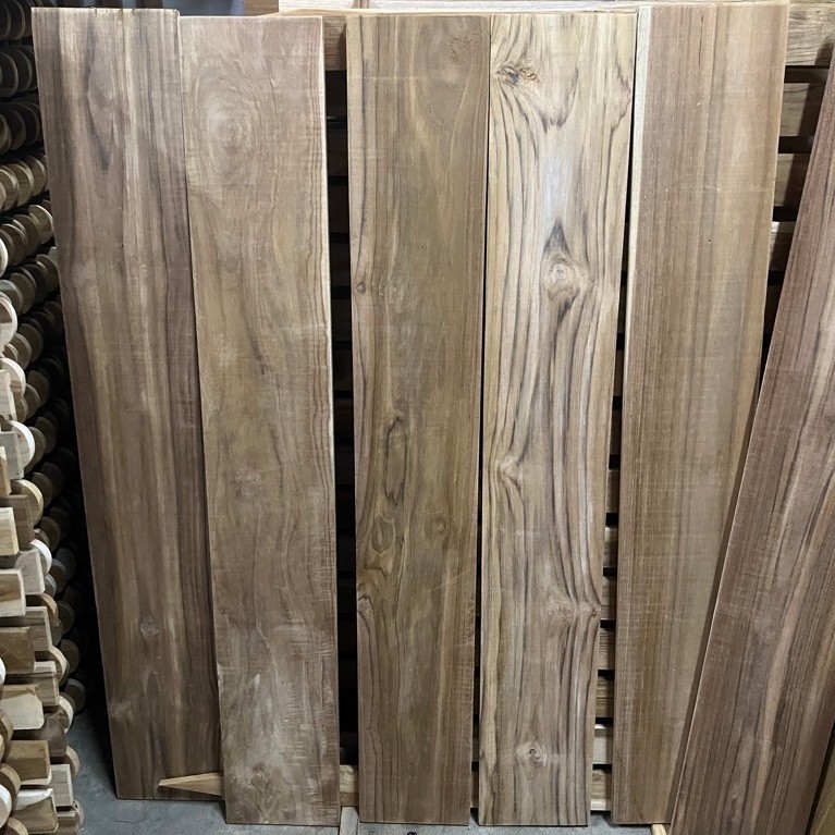 ไม้สักแผ่นเรียบขนาดกว้าง15x100x1.5cm.(1แผ่น)ไม้สักDIY แผ่นไม้สักรีดไส