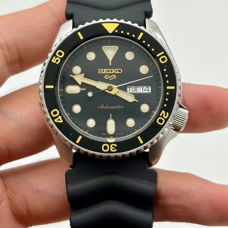ขาย นาฬิกาผู้ชาย Seiko 5