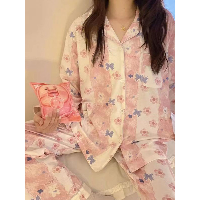 DK HOME  ชุดนอนเเขนยาวขายาว เเฟชั่นใหม่ ลายการฟฟิก น่ารัก มีหลายลายให้ได้เลือกใส่ เนื้อผ้าคุณภาพดีใส่สบาย ฟรีไซร์