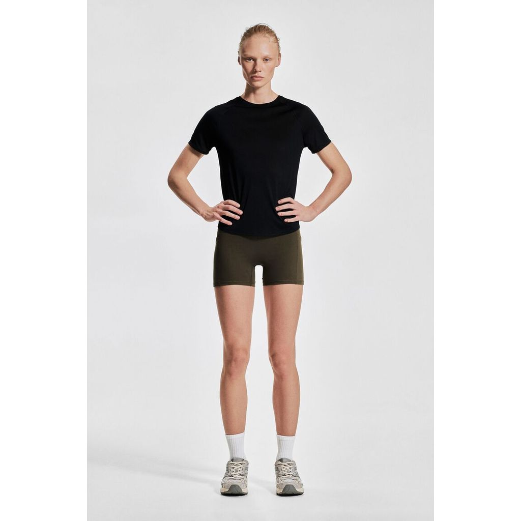 H&M(เอชแอนด์เอ็ม) เสื้อกีฬาแขนกุดพร้อมเทคโนโลยี DryMove™ ผู้หญิง 1288918_1