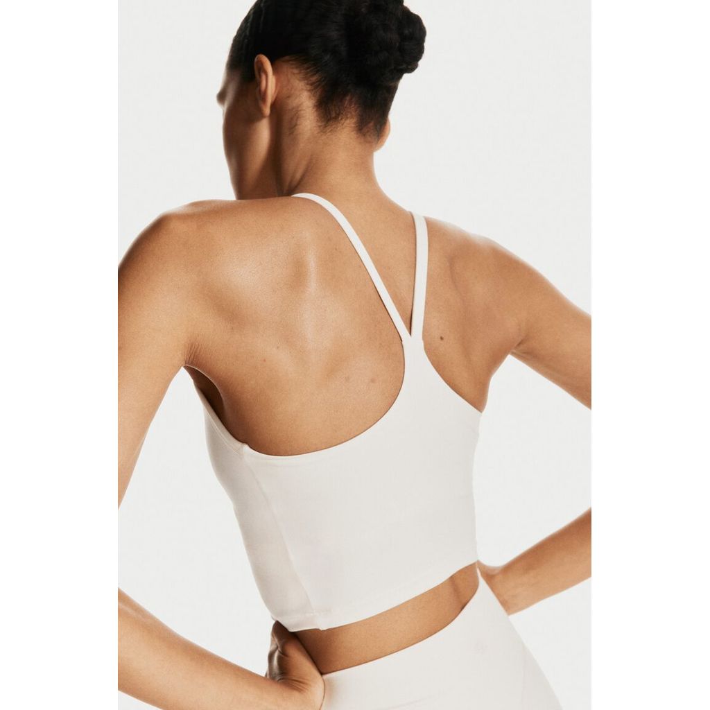H&M(เอชแอนด์เอ็ม) สปอร์ตบราแบบมีซัพพอร์ตระดับกลางพร้อมเทคโนโลยี SoftMove™ Women Medium Support Sport 1313326_1