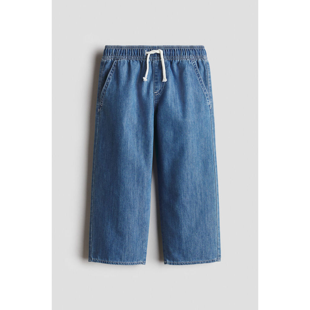 H&M(เอชแอนด์เอ็ม) กางเกงยีนส์ทรงตรงสไตล์จ็อกเกอร์ Boys Straight denim joggers 1317516_1