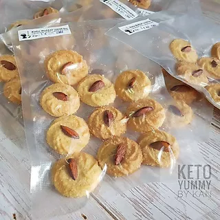 KETO คุ้กกี้คีโต รสวานิลลาอัลมอนต์ ไร้แป้ง ไร้น้ำตาล หวานน้อย หอมเนย
