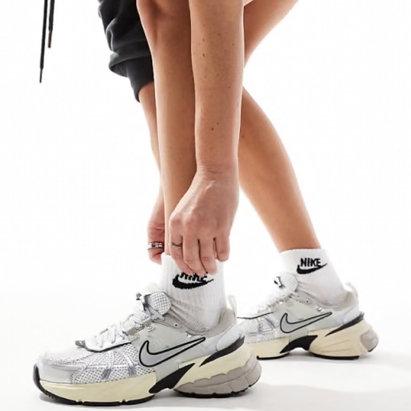 🩶 ส่งต่อรองเท้า Nike V2K Run (มือ2สภาพดีมากกกกก)