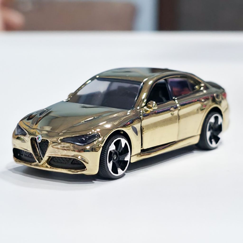 โมเดลรถเหล็ก มาจอเร็ตต์ Majorette Alfa Romeo Giulia สีทอง ล้อใบพัด