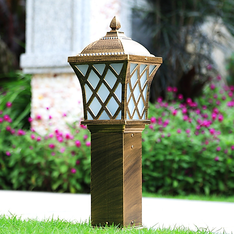 โคมไฟสนามหญ้ากลางแจ้งกันน้ํา IP54 LED โคมไฟสนามหญ้าสวนเสาอลูมิเนียม Courtyard Villa ภูมิทัศน์สนามหญ้