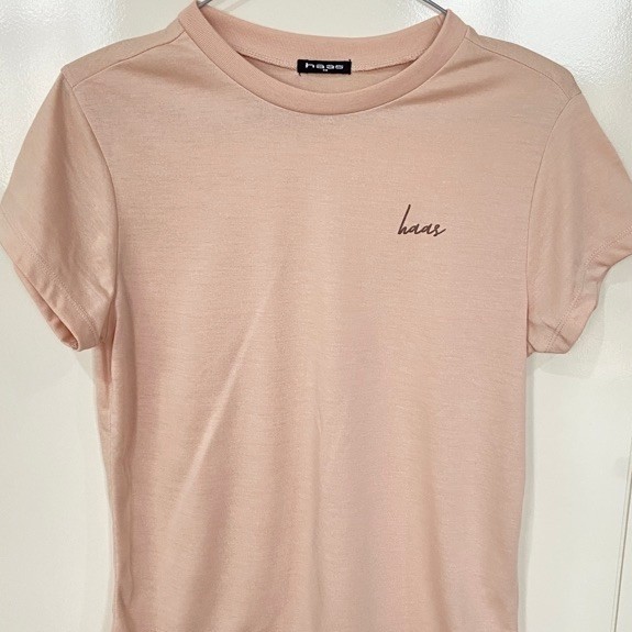 เสื้อยืดhassไชค์ M ของแม่ค้าเองค่ะ สวยใหม่มากๆ