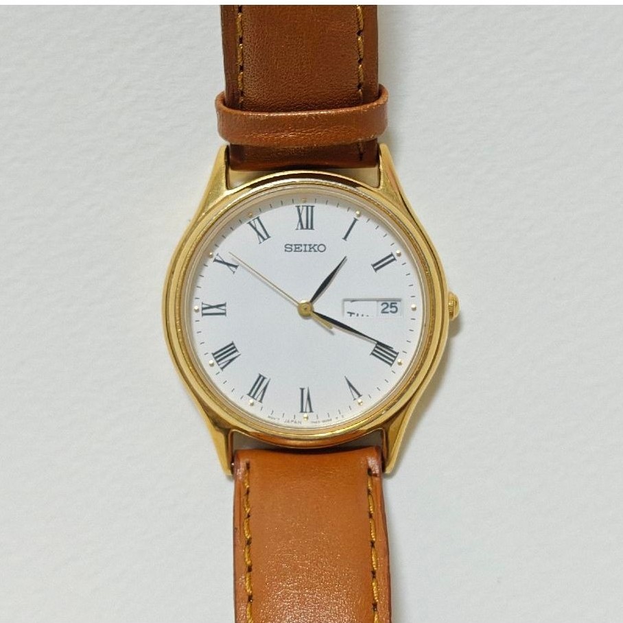 นาฬิกาSEIKO 7N43-8A90 ตำหนิตามรูปแต่สภาพสวย(ไม่เดินต้องไปเปลี่ยนถ่านเอง)ไม่ใช่สายเดิม