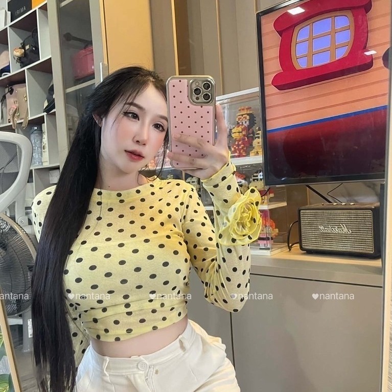 #Nantana Set เสื้อpolkadotผ้าสลาฟ แขนกุหลาบ+กางเกงขาสั้นสีขาว แมทตัวปังมา