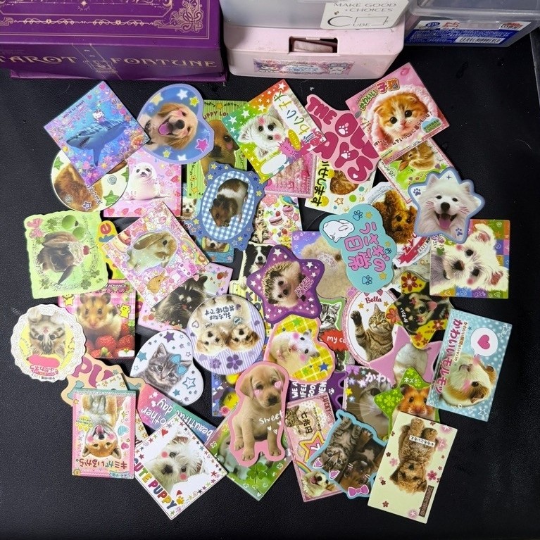 พร้อมส่ง!สติ๊กเกอร์ลายน้องหมาสีสดใส แพค50ชิ้น คละลายไม่ซ้ำ