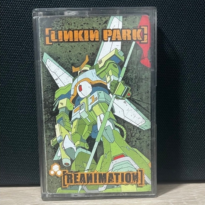 เทปคาสเซ็ทอัลบั้ม Reanimation ของวงร็อกชื่อดังระดับโลกอย่าง Linkin Park