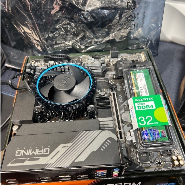 i5-12400F + B760M DDR4 Gigabyte gaming X และ รุ่น DDR4 Plus WiFi