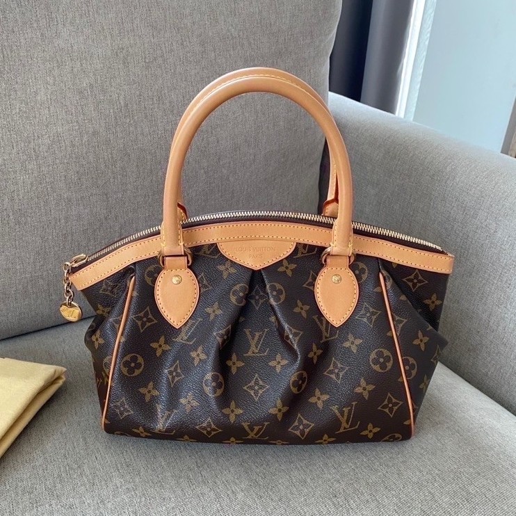 ของแท้เท่านั้น : LV Tivoli pm dc 09 อปก ถุงผ้า สภาพสวย ทรงสวย แคนวาสสวย ขอบมุมดี อะไหล่สวย ภายในสะอา