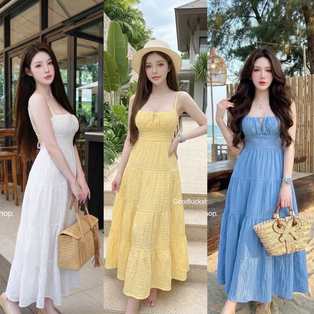เดรสยาว ดีเทลแหวกอกเล็กน้อย ด้านหลังผูก โชว์แผ่นหลังสวยๆ ออกแนวสายหวานแสนซน