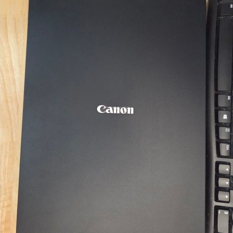 CANON Lide 300 เครื่องสแกน มือ2