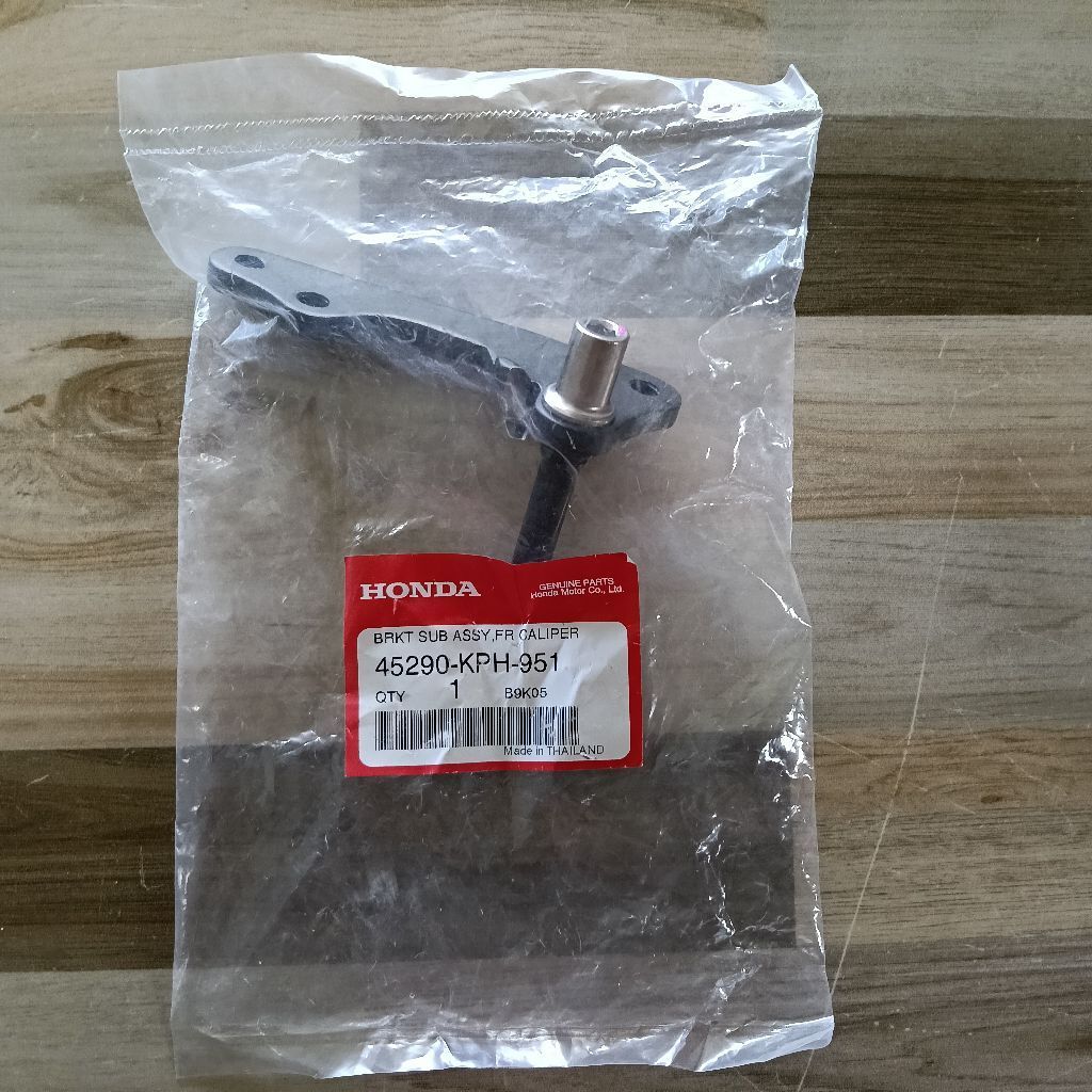 ขายึดคาลิปเปอร์เบรกหน้า HONDA Wave 100S, Z/Wave125R,S,X Wave 125i (รุ่นคาร์บูเรเตอร์) แท้เบิกศูนย์HO