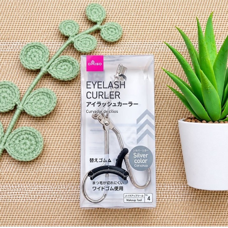 ที่ดัดขนตา Daiso japan