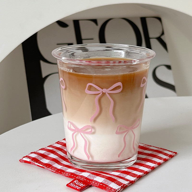 แก้วกาแฟ 350ml แก้วน้ำลายโบว์สีชมพู เนื้อหนาพิเศษ แก้วมัทฉะ สำหรับร้านกาแฟ KMQ5