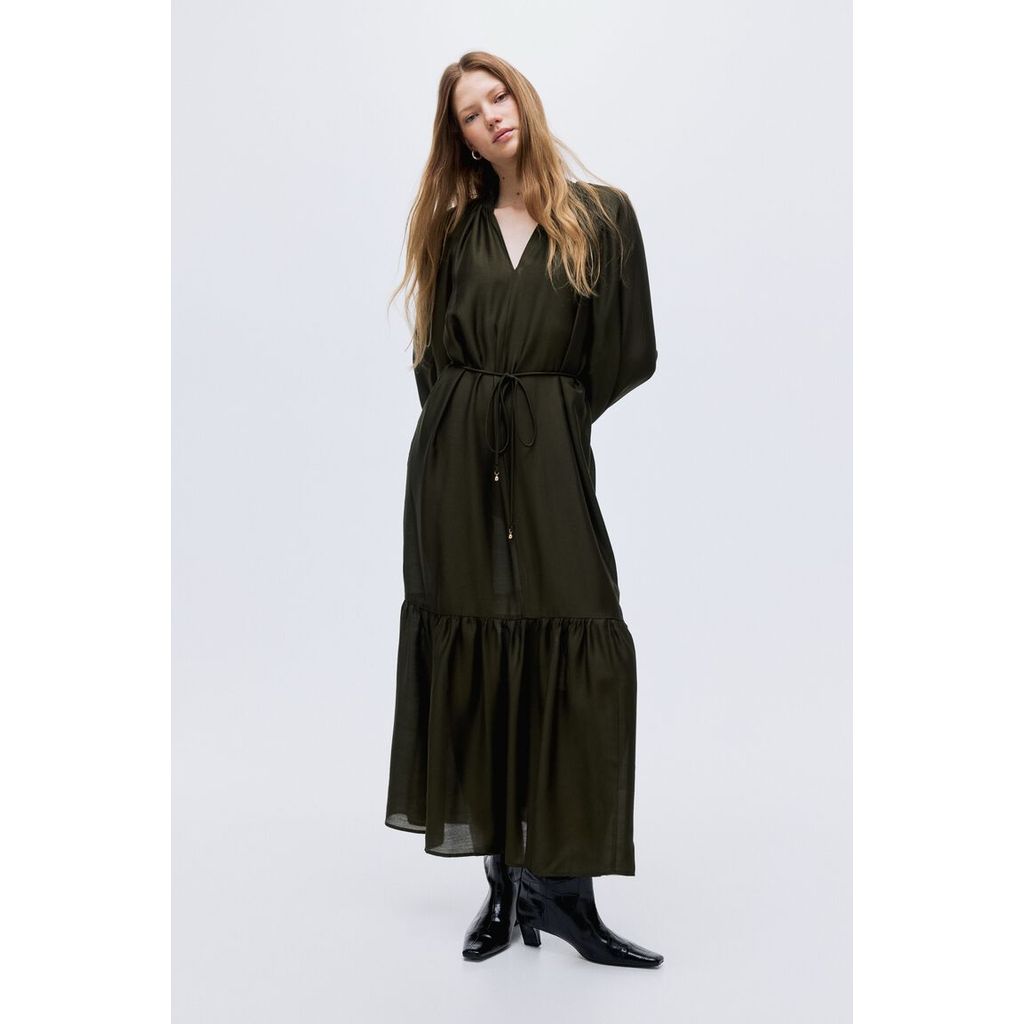 H&M(เอชแอนด์เอ็ม) เดรสดีไซน์สม็อกละเอียด Women Smocked-detail dress 1307324_2