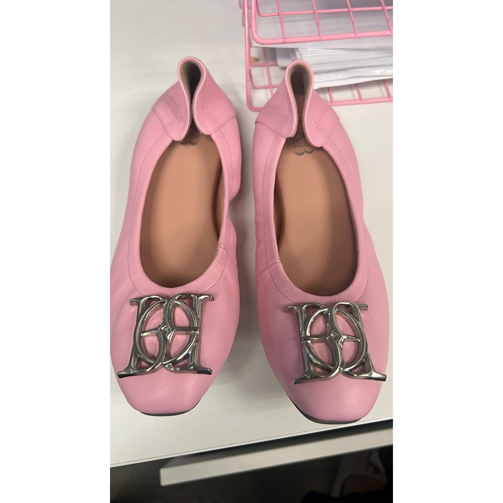 O&B รองเท้าหนังแกะ รุ่น AUDREY CREST IN BUBBLEGUM PINK