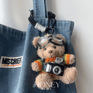 HONEY BELLE✨พวงกุญแจตุ๊กตาหมีน่ารัก ชุดแว่นว่ายน้ำกล้องถ่ายรูป เสื้อไฮบริดสีรุ้ง สำหรับห้อยกระเป๋า