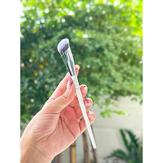 (พร้อมส่ง)FilliMilli 811 Correcter brush แปรงแต่งหน้า ลงคอนซิลเลอร์ แปรงเก็บงานใต้ตา -ไม่มีกล่อง