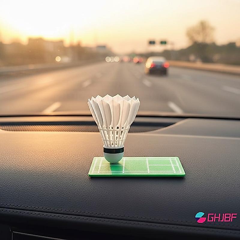 GHJBF] หมุนแบดมินตันเครื่องประดับ Creative Dashboard Shuttleco Shaking Decor สําหรับรถยนต์กีฬาอุปกรณ