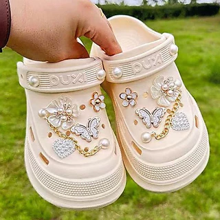 ส่งจากไทย 🪨🤍 จิบบิทตัวติดรองเท้าเพชร สวยหรู งานจริงสวยมาก somethingcute