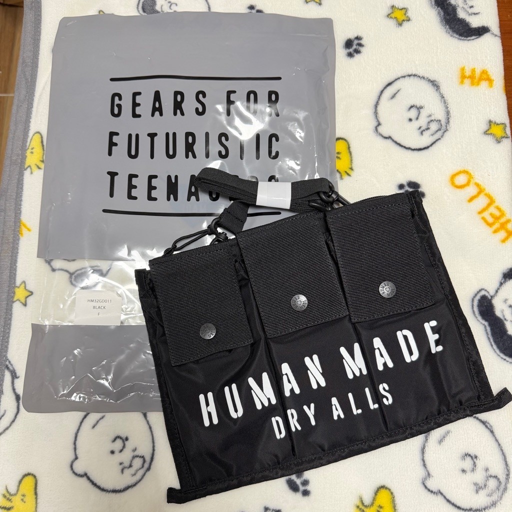 กระเป๋าสะพายHumanmadeสีดำ