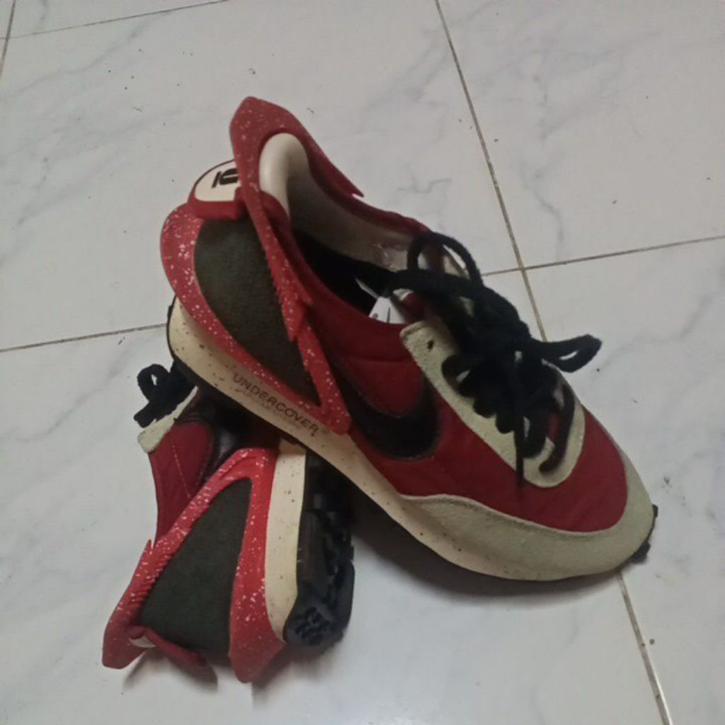 รองเท้า Undercover x Nike Daybreak "University Red"