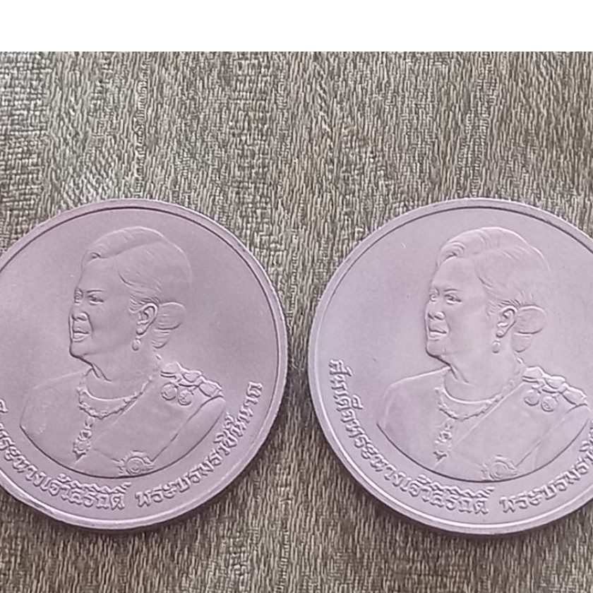 2 x Commemorative Thailand 20 Baht Coins Queen Sirikit 8th Birthday Anniversary August 12th 2012 iss
