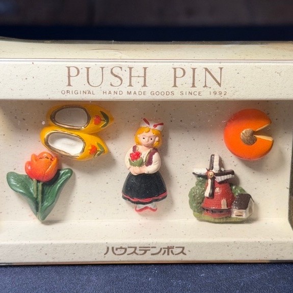 Huis Ten Bosch push pins (pushpin set) from the Dutch-themed