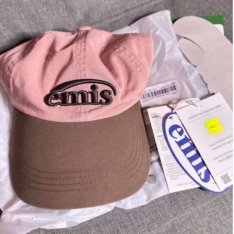 หมวก Emis สีชมพูน้ำตาล แท้ สภาพดี✨💖