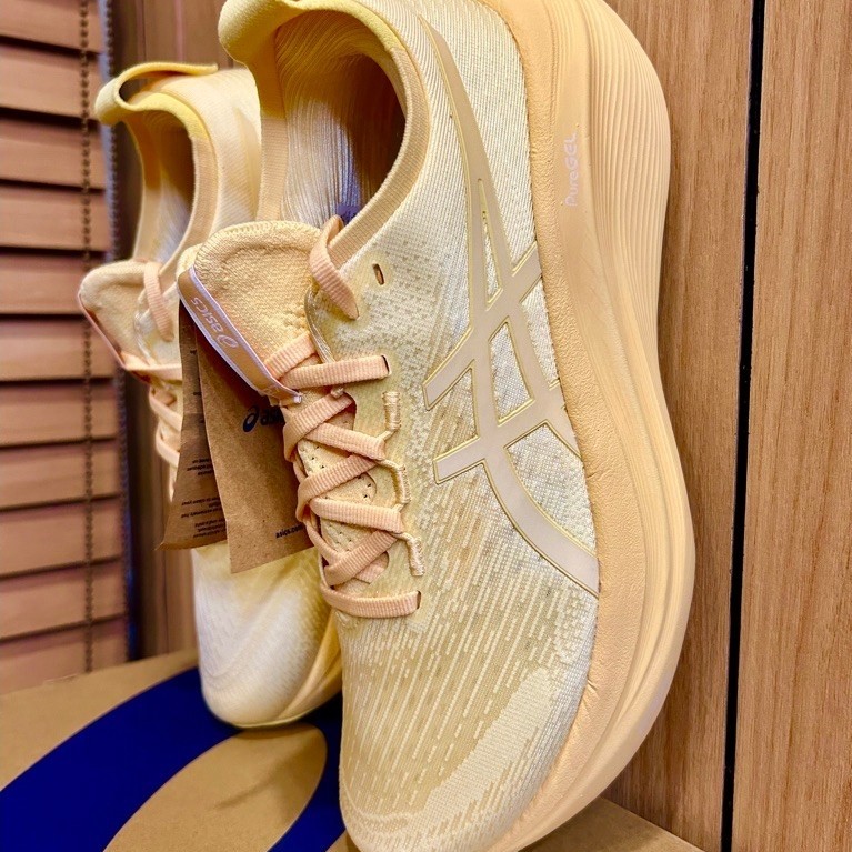 Asics Nimbus 27 Lite Show รองเท้าวิ่ง ผู้ชาย ค่ะ
