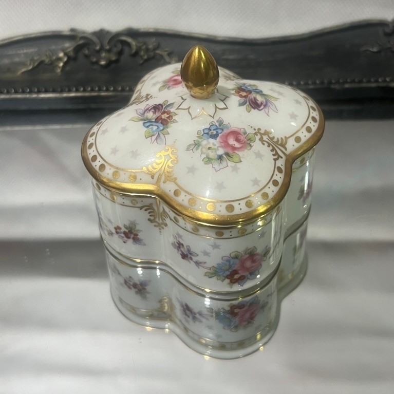 ตลับ Royal Crown Derby