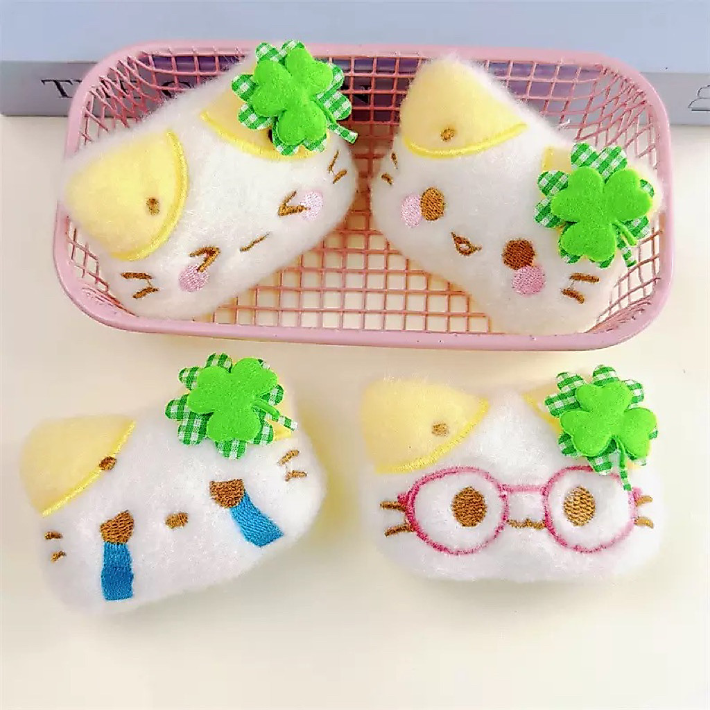 พวงกุญแจแมวน้อยใบโคเวอร์(พร้อมส่ง)