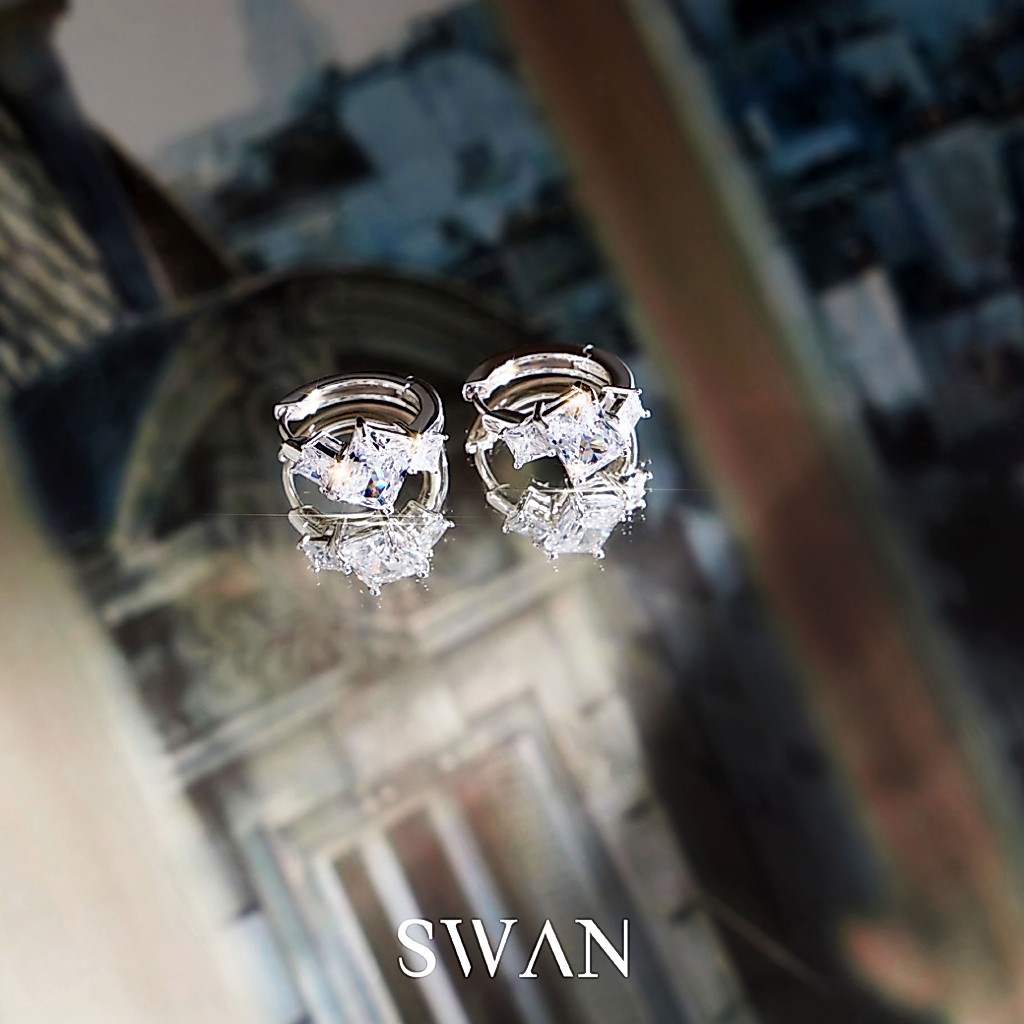 SWAN حلق هوغي فضة مربع بزركون
