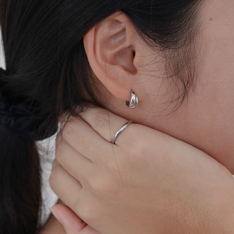 A.piece ต่างหู Timeless collection : [silver 925 post] Double flow one-touch