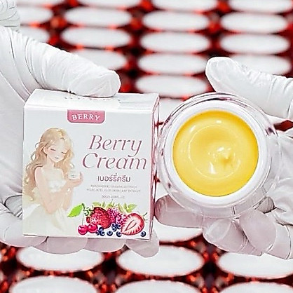 เบอร์ลี่ครีม Berry Cream 10 กรัม บำรุงผิวหน้าก่อนนอน ส่งตรงจาก กทม