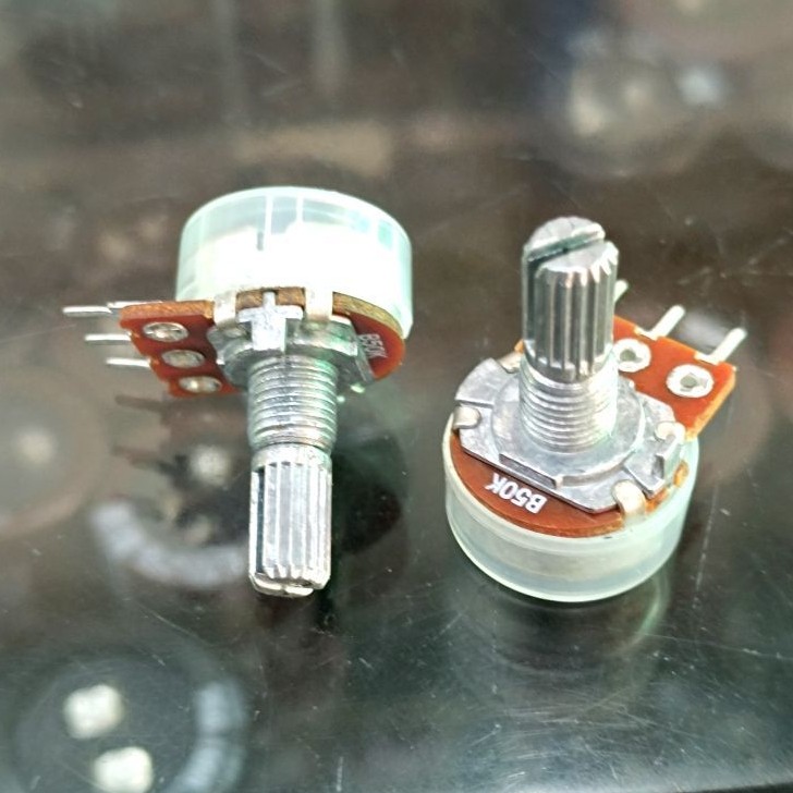 (แพ็ค2ตัว) VR วอลลุ่ม B1K B2K และ B50K ชั้นเดียว 3ขา โพเทนชิโอมิเตอร์ แกนยาว 17mm.  พร้อมส่ง
