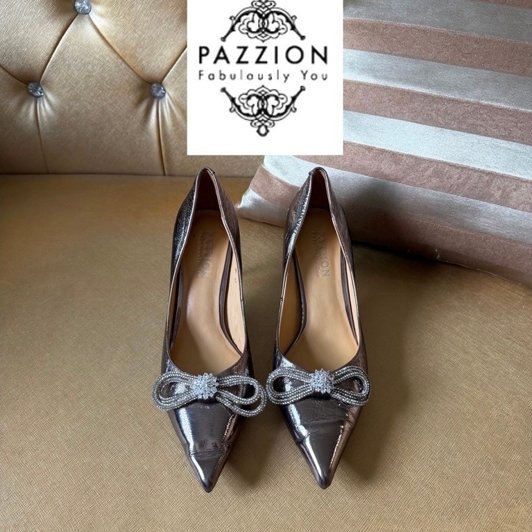 รองเท้าส้นสูงPazzion สีเงินเข้มอมม่วง แต่งโบว์เพชร size 37