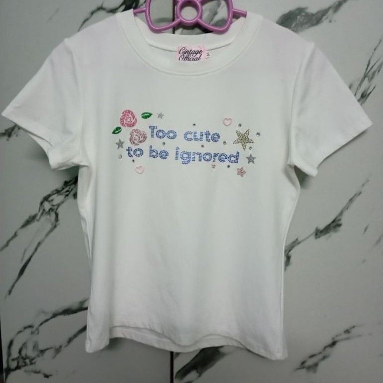 Cintage Official แท้100%ไซด์M สีขาวของใหม่ซักเก็บไม่มีตำหนิ อก30-36ยาว21สกีน สกีนพร้อมปักคริสตัลสวยม